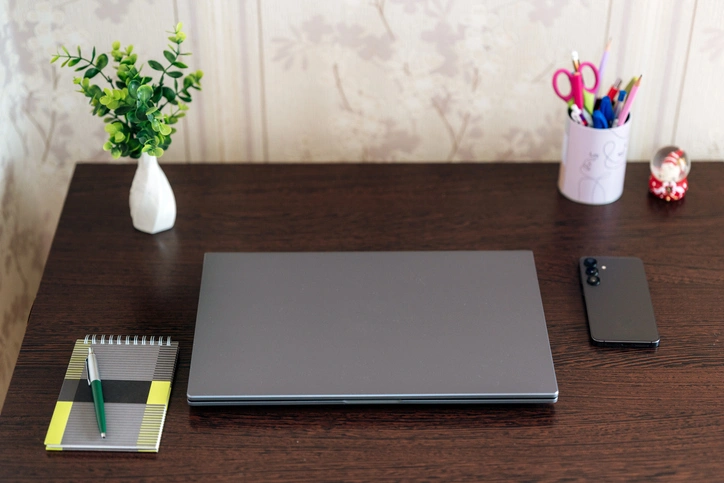 desk - iStock Photo by YorVen